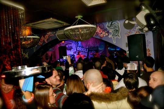 ace_edo_crowd