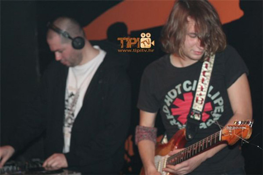 tipi_tv_party