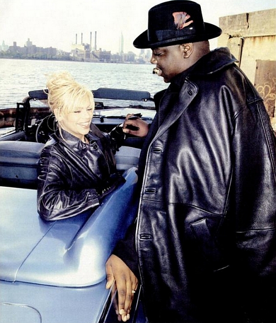 http://www.blackouthiphop.com/blog/wp-content/uploads/2010/09/biggie-faith-sea.jpg